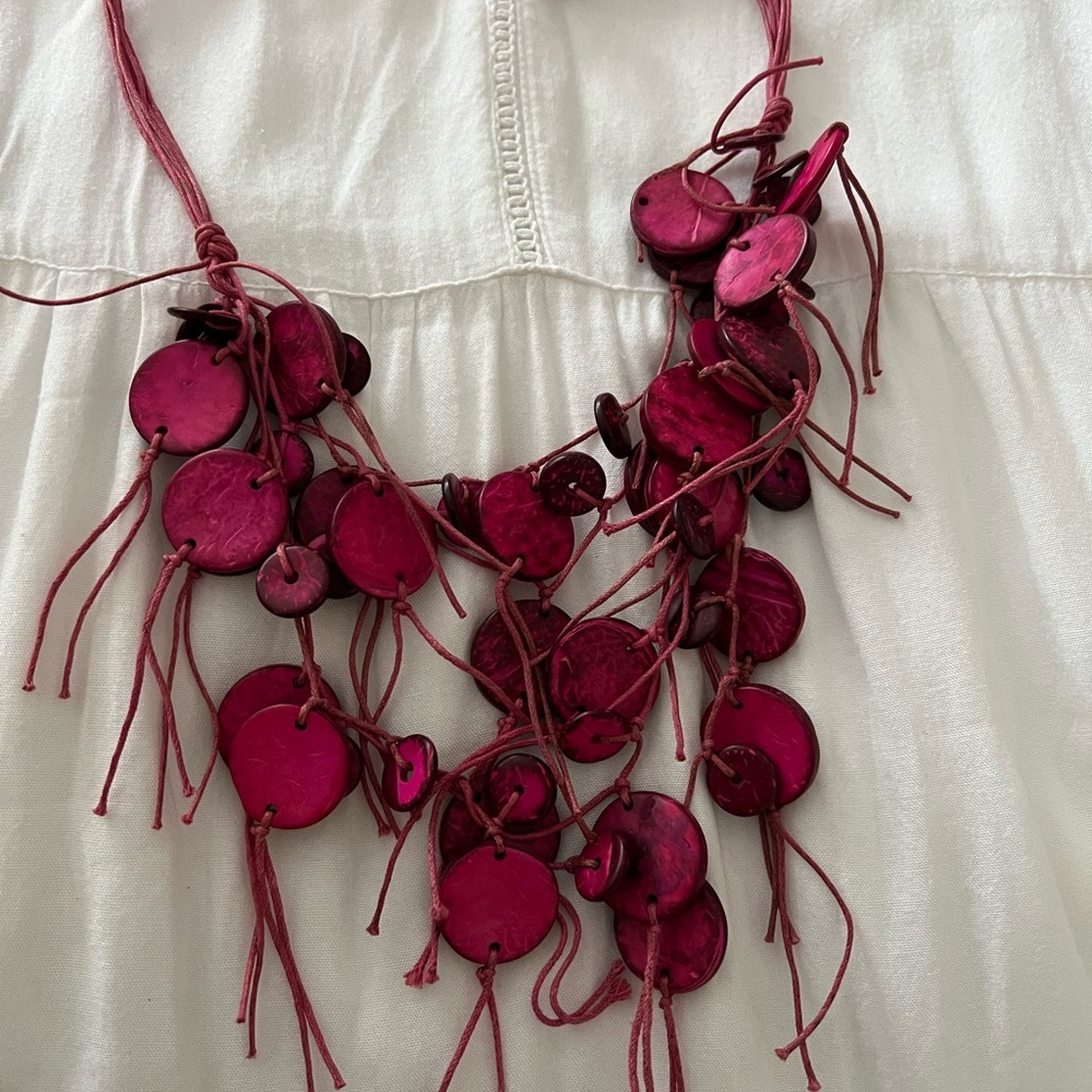 Necklace fuchsia